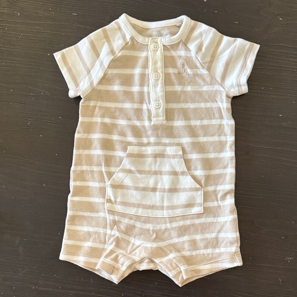 GAP Cream and White Baby Romper - Picture 1 of 5
